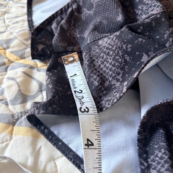 Glyder Womens Black Snakeskin Lined Running Shorts, Medium - Picture 6 of 9